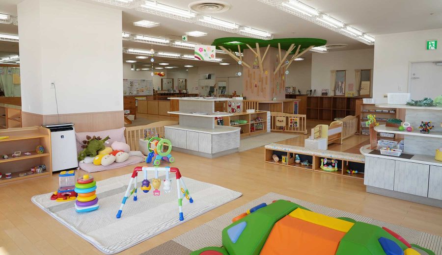 あきる野市にある子育てひろば「ここるの」