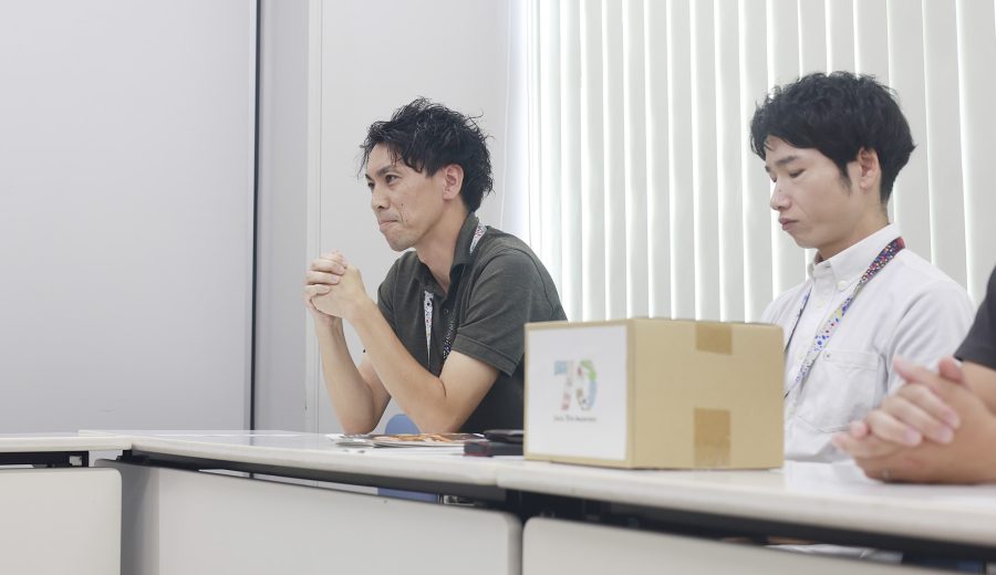 インタビュー中