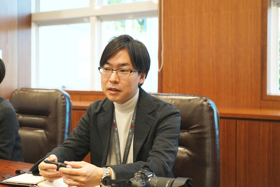 菰田さんのインタビュー風景