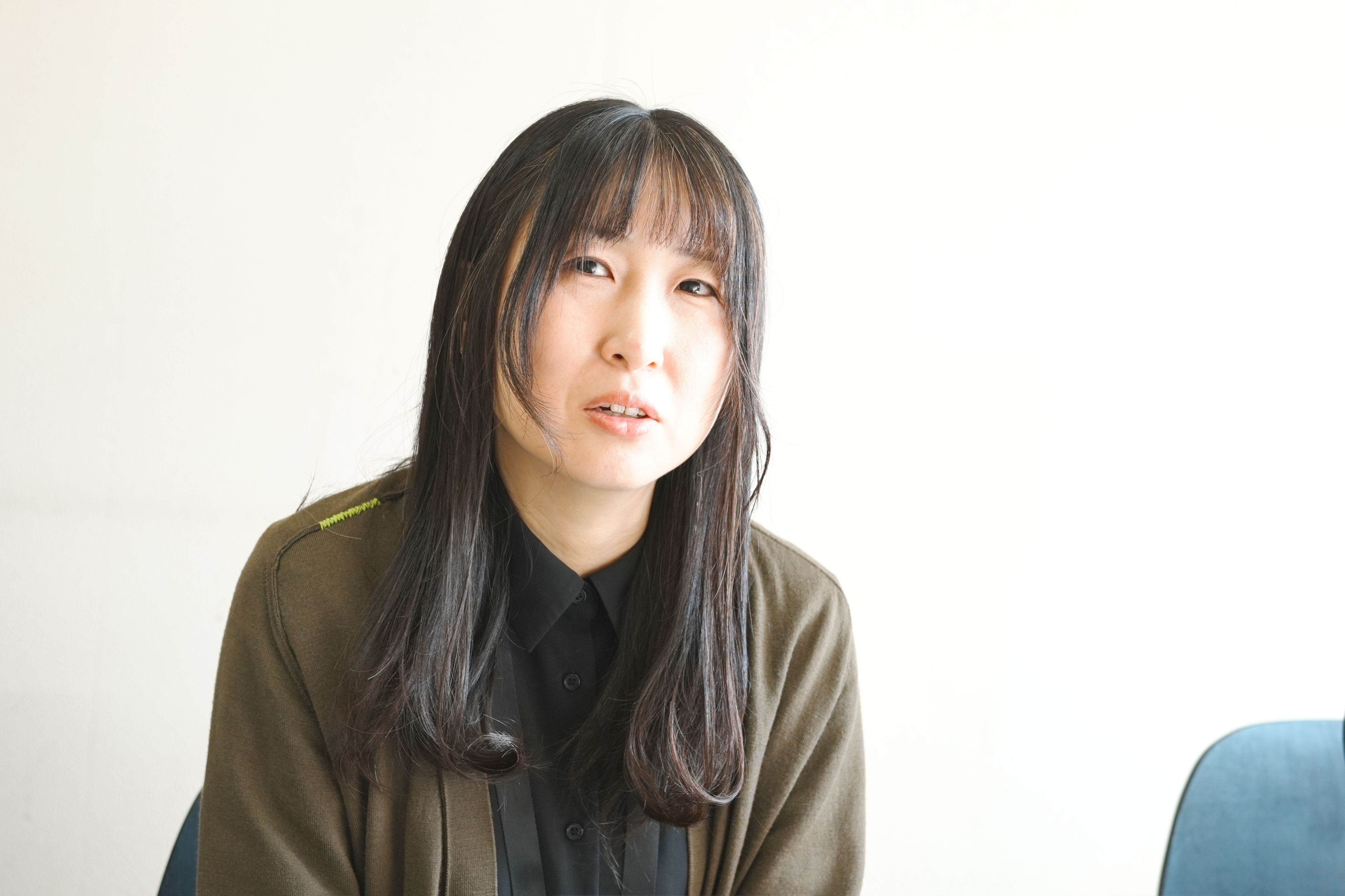取材を受ける上村さんの画像